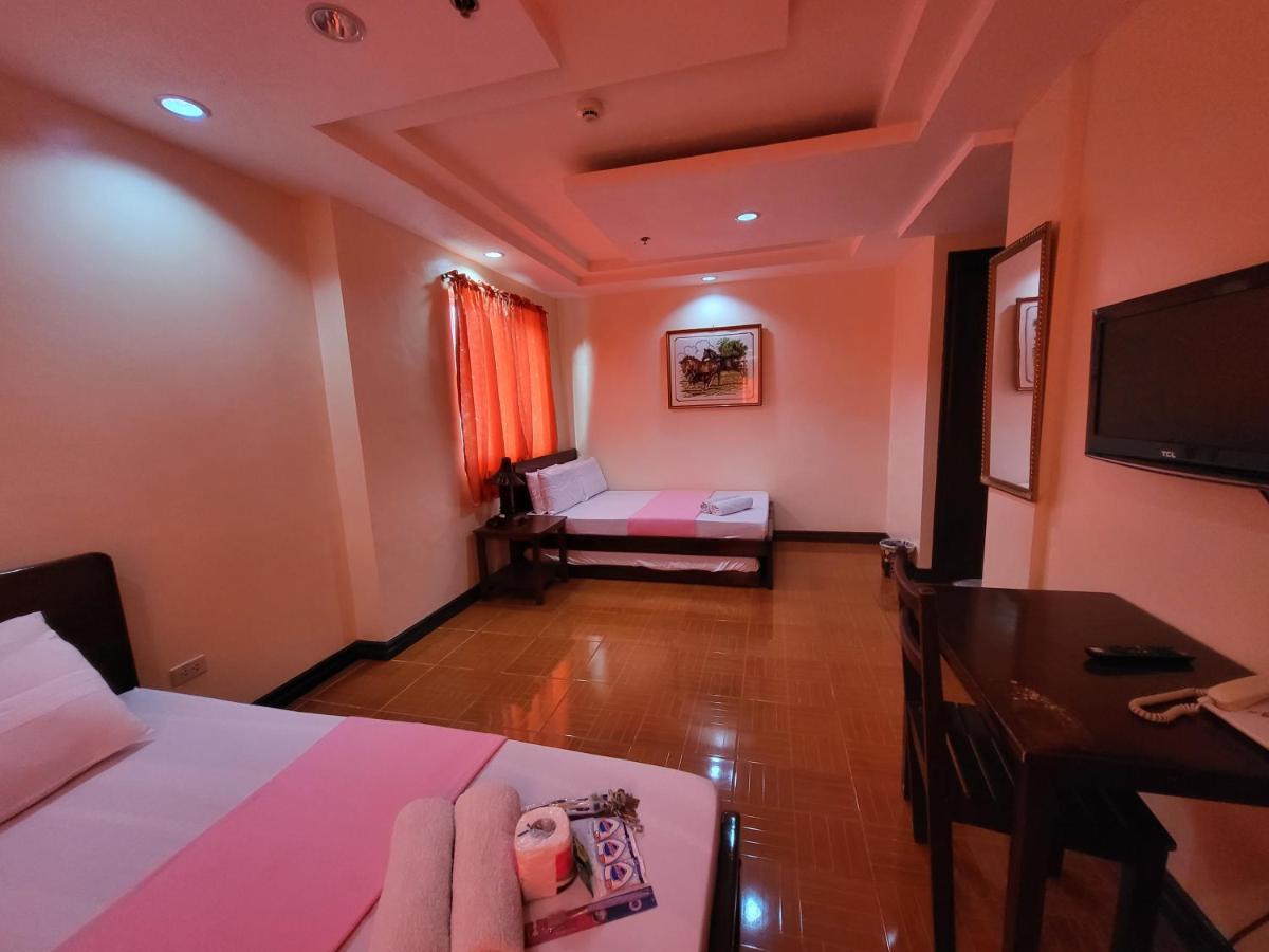 Rooms R Us - Voyagers Palace Puerto Princesa ภายนอก รูปภาพ