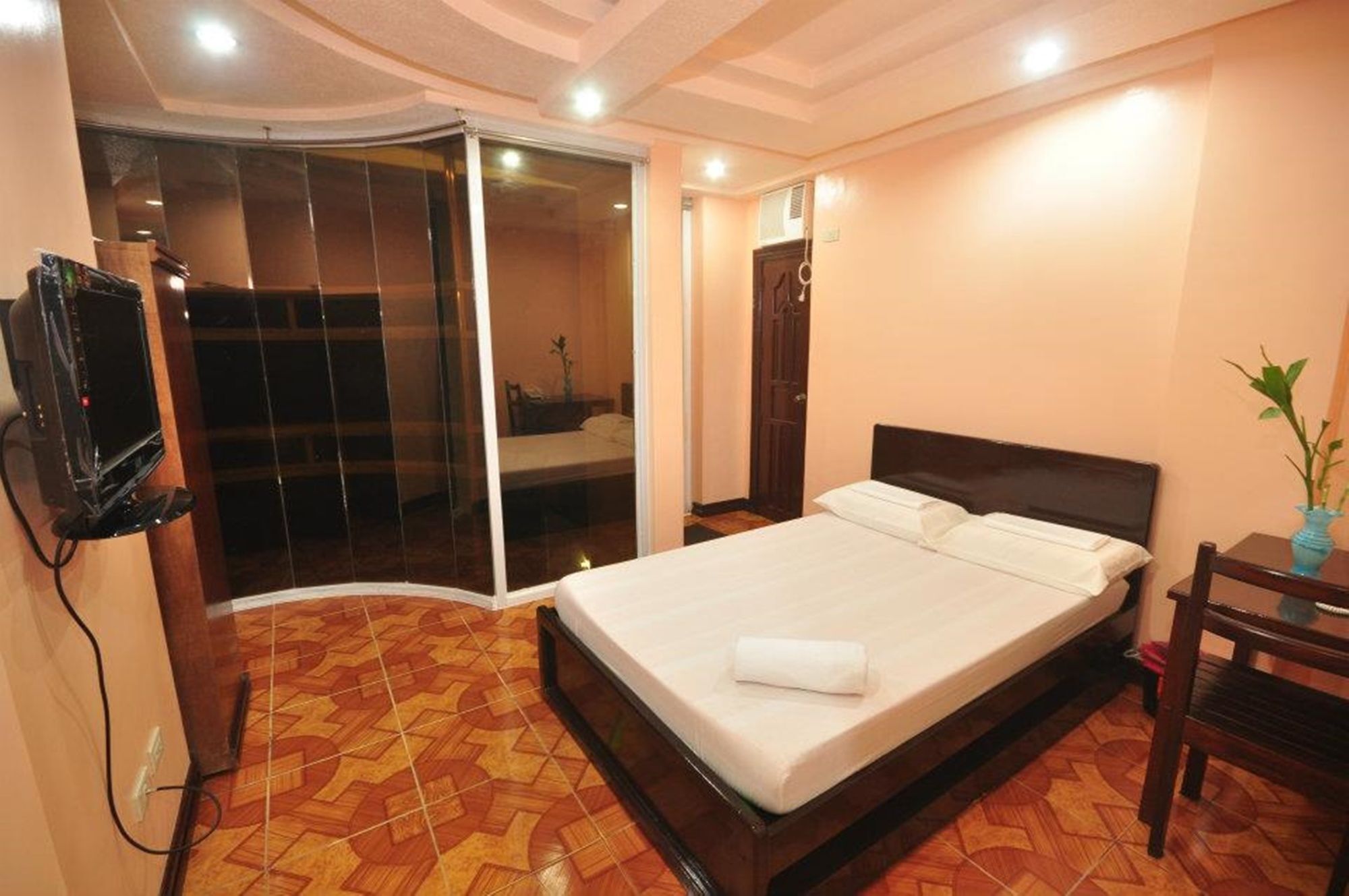 Rooms R Us - Voyagers Palace Puerto Princesa ภายนอก รูปภาพ