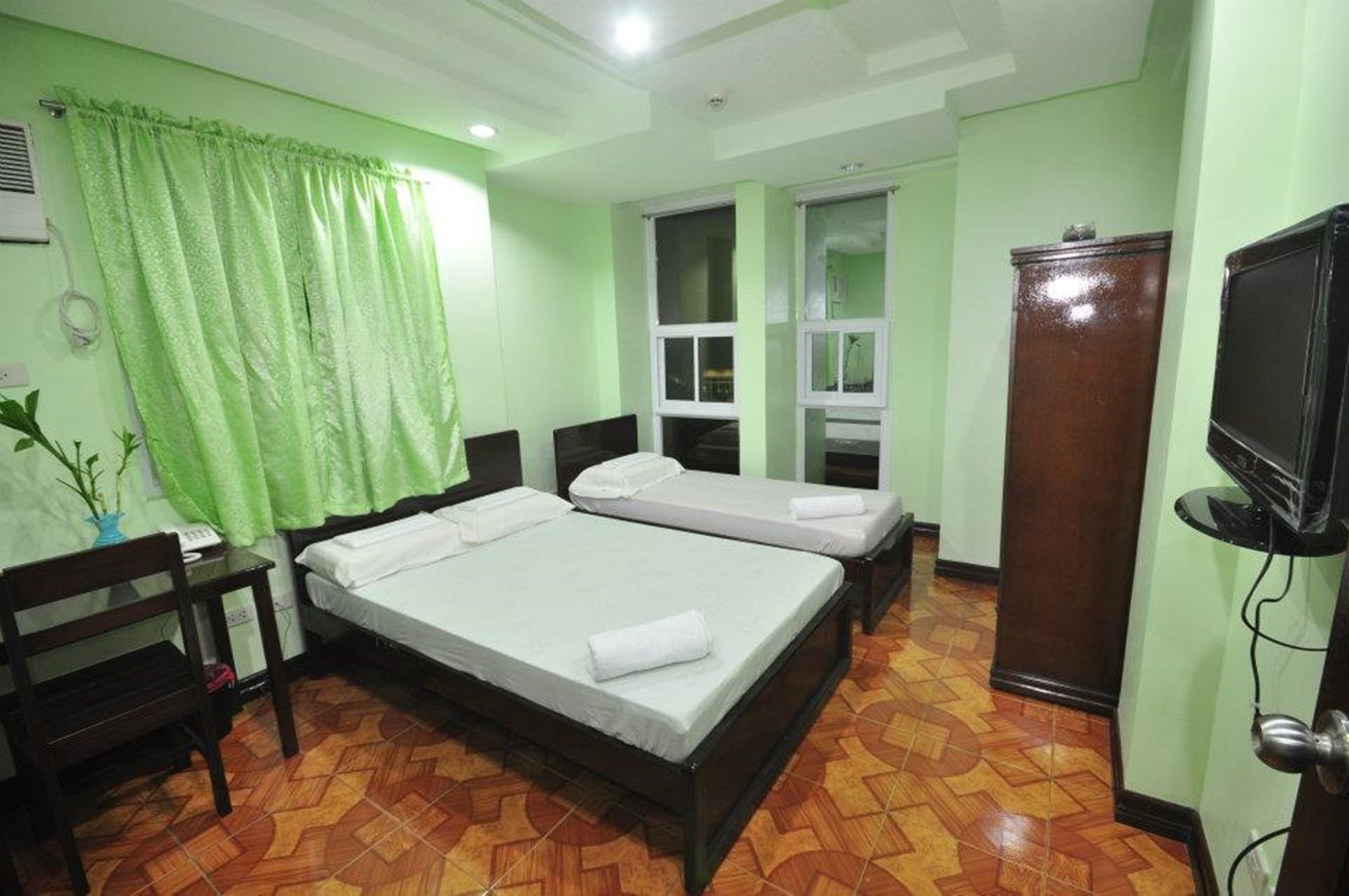 Rooms R Us - Voyagers Palace Puerto Princesa ภายนอก รูปภาพ